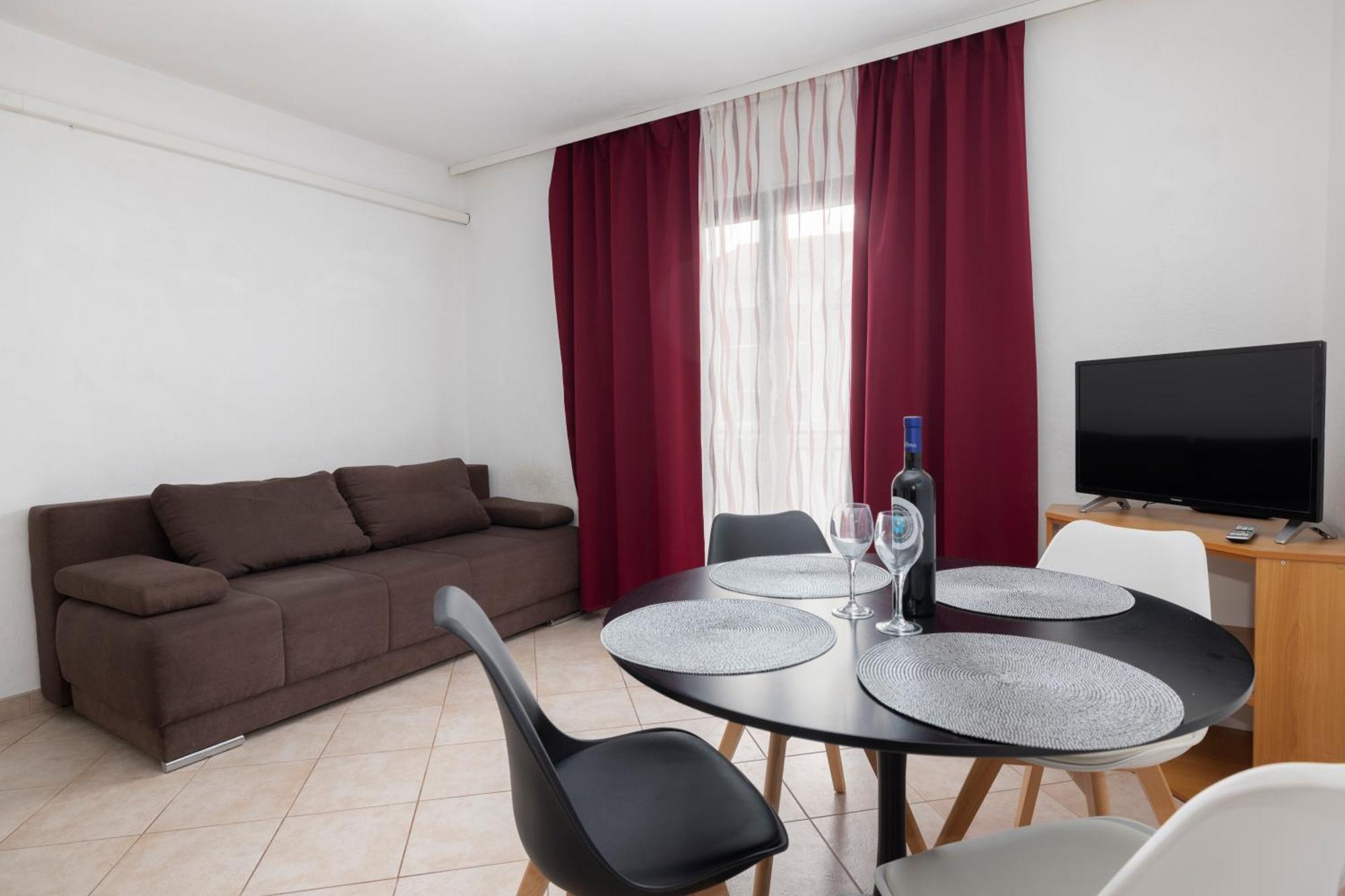 Apartments Family Roso Promajna Ngoại thất bức ảnh