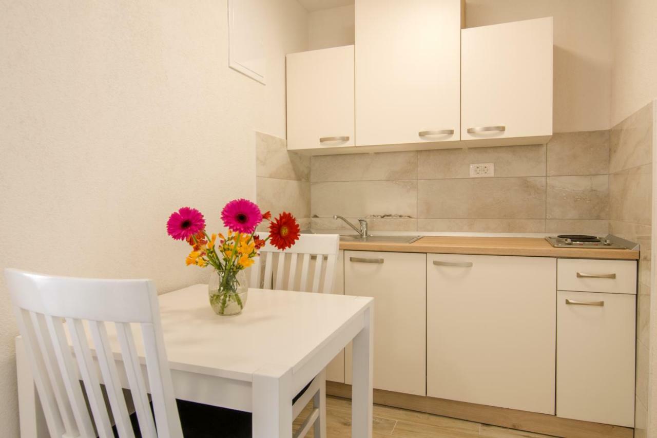 Apartments Family Roso Promajna Ngoại thất bức ảnh